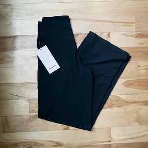 Lululemon wide leg align pants *short